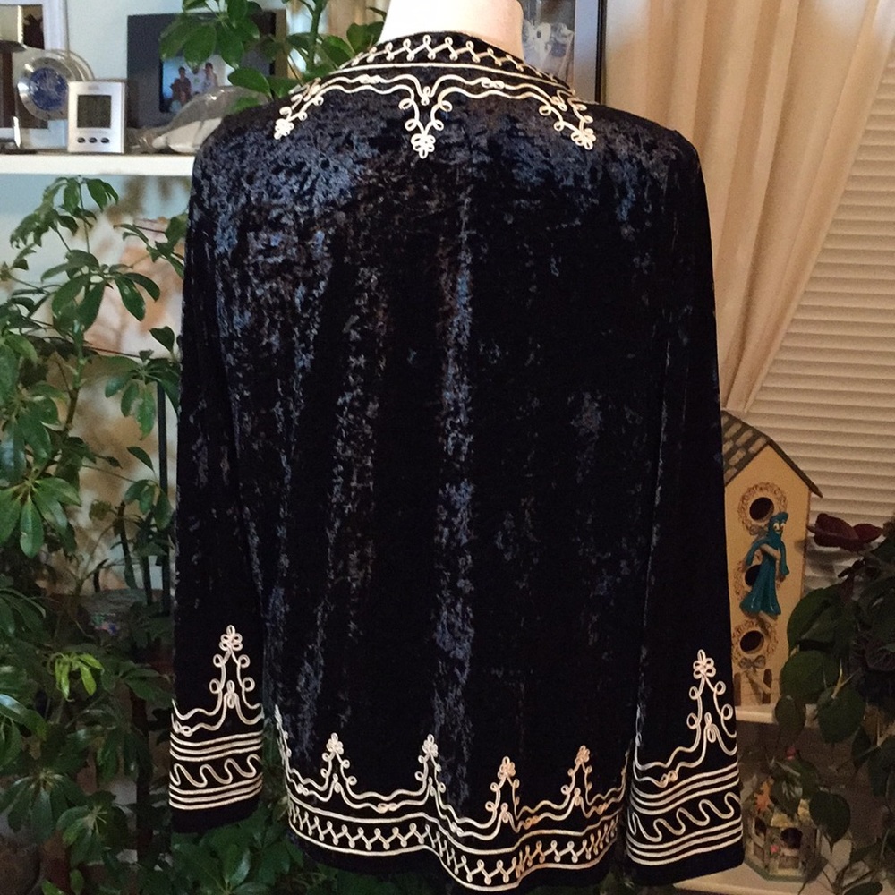 Gimmicks piping-Ornate crushed Black Velvet Jacket - Picture 4 of 8